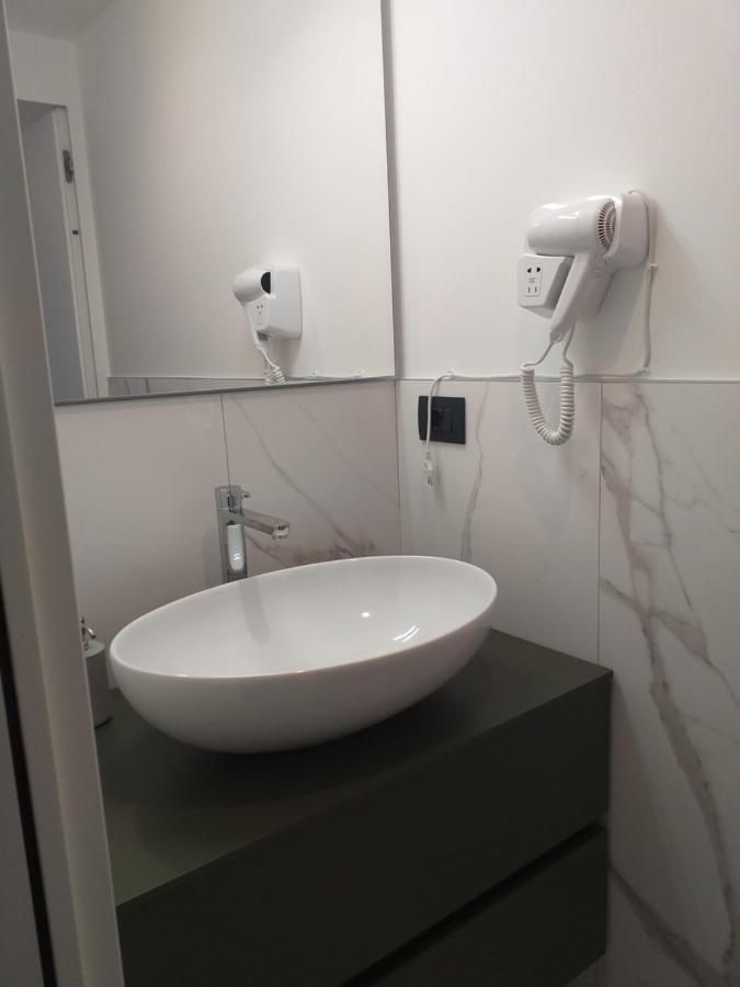 Duomo Apartments Milano Ngoại thất bức ảnh